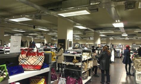 burberry outlet hackney opening times